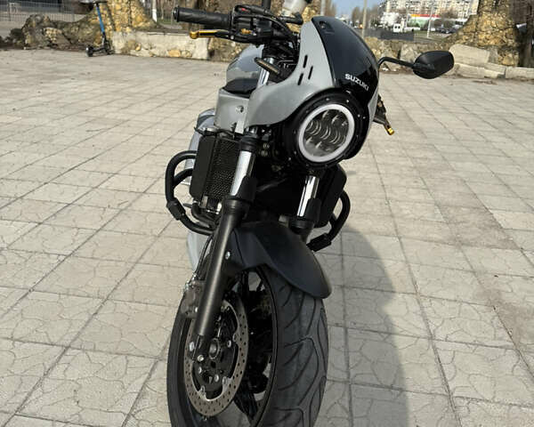 Серый Сузуки SV 650, объемом двигателя 0.65 л и пробегом 29 тыс. км за 6400 $, фото 2 на Automoto.ua