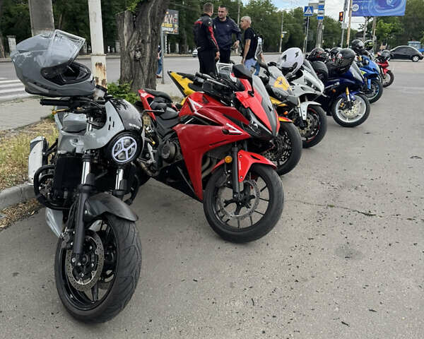 Серый Сузуки SV 650, объемом двигателя 0.65 л и пробегом 29 тыс. км за 6400 $, фото 9 на Automoto.ua