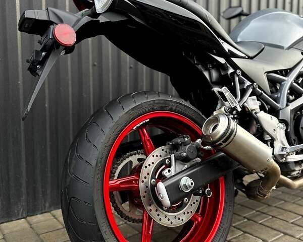 Сірий Сузукі SV 650, об'ємом двигуна 0.65 л та пробігом 1 тис. км за 6900 $, фото 2 на Automoto.ua