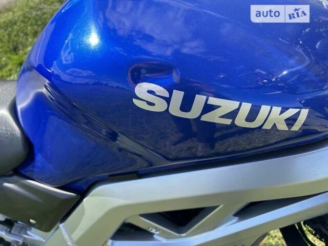 Синий Сузуки SV 650, объемом двигателя 0.65 л и пробегом 39 тыс. км за 4000 $, фото 5 на Automoto.ua