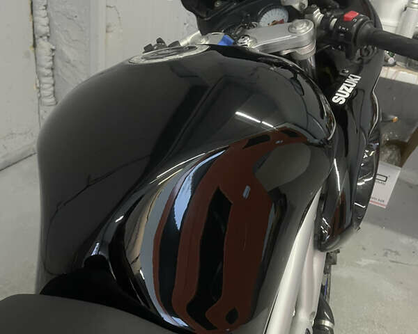 Черный Сузуки SV 650S, объемом двигателя 0.65 л и пробегом 54 тыс. км за 3700 $, фото 4 на Automoto.ua