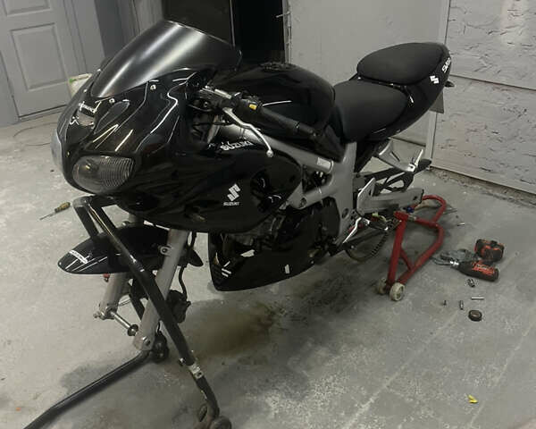 Черный Сузуки SV 650S, объемом двигателя 0.65 л и пробегом 54 тыс. км за 3700 $, фото 7 на Automoto.ua