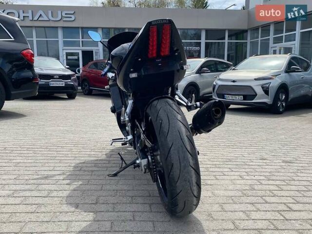 Черный Сузуки SV 650S, объемом двигателя 0.65 л и пробегом 25 тыс. км за 4900 $, фото 6 на Automoto.ua