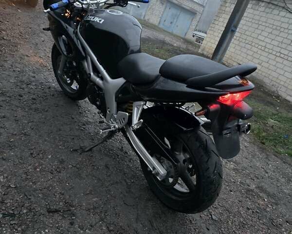 Сузуки SV 650S, объемом двигателя 0.65 л и пробегом 31 тыс. км за 2000 $, фото 5 на Automoto.ua