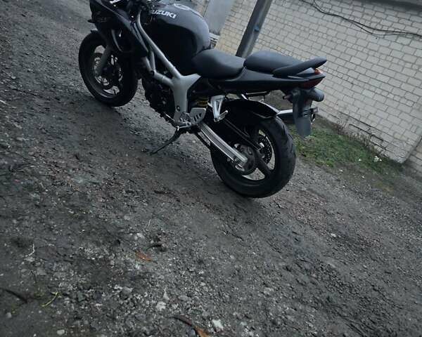 Сузуки SV 650S, объемом двигателя 0.65 л и пробегом 31 тыс. км за 2000 $, фото 8 на Automoto.ua
