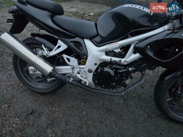 Сузуки SV 650S, объемом двигателя 0.65 л и пробегом 31 тыс. км за 2000 $, фото 3 на Automoto.ua