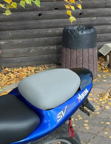 Синий Сузуки SV 650S, объемом двигателя 0.65 л и пробегом 32 тыс. км за 3500 $, фото 4 на Automoto.ua