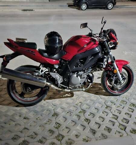 Красный Сузуки SV 650SF, объемом двигателя 0.65 л и пробегом 27 тыс. км за 3500 $, фото 5 на Automoto.ua
