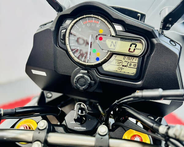 Білий Сузукі V-Strom 1000, об'ємом двигуна 1 л та пробігом 19 тис. км за 9000 $, фото 17 на Automoto.ua