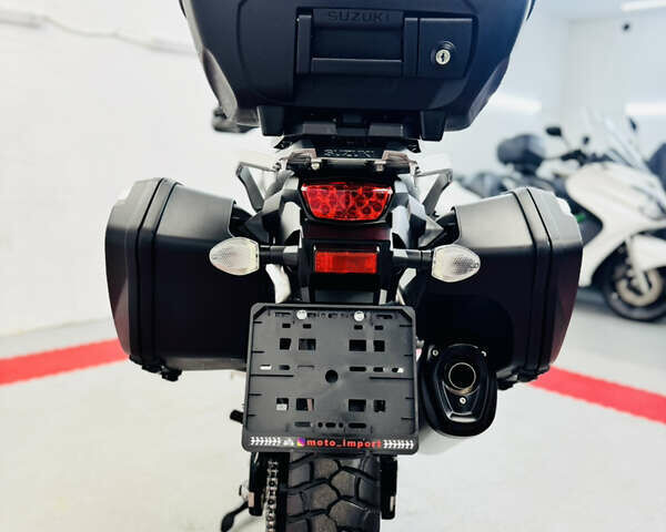 Білий Сузукі V-Strom 1000, об'ємом двигуна 1 л та пробігом 19 тис. км за 9000 $, фото 23 на Automoto.ua