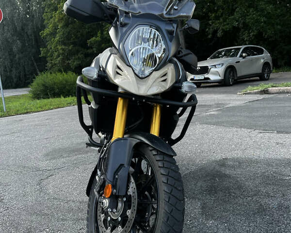 Бежевый Сузуки V-Strom 1000, объемом двигателя 1 л и пробегом 13 тыс. км за 10000 $, фото 2 на Automoto.ua