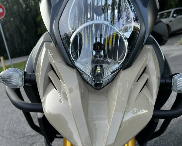 Бежевый Сузуки V-Strom 1000, объемом двигателя 1 л и пробегом 13 тыс. км за 10000 $, фото 9 на Automoto.ua