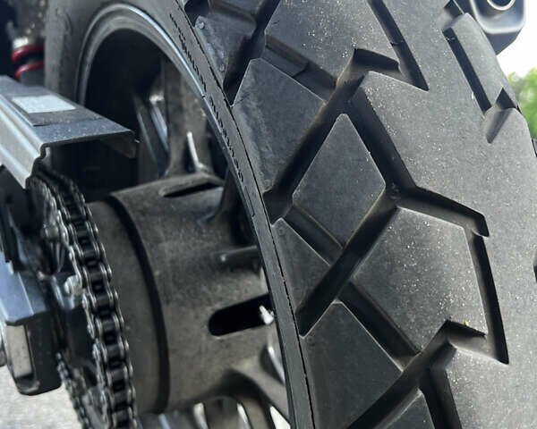 Бежевый Сузуки V-Strom 1000, объемом двигателя 1 л и пробегом 13 тыс. км за 10000 $, фото 10 на Automoto.ua