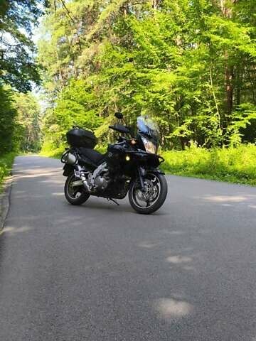 Черный Сузуки V-Strom 1000, объемом двигателя 1 л и пробегом 35 тыс. км за 6500 $, фото 7 на Automoto.ua