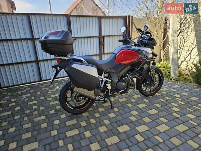 Красный Сузуки V-Strom 1000, объемом двигателя 1.04 л и пробегом 20 тыс. км за 8800 $, фото 1 на Automoto.ua
