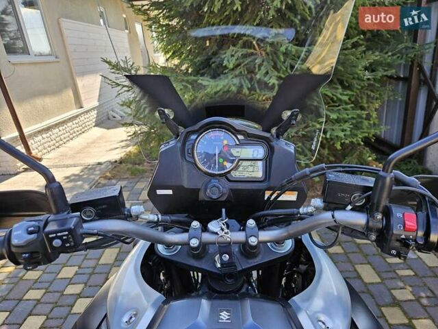 Красный Сузуки V-Strom 1000, объемом двигателя 1.04 л и пробегом 20 тыс. км за 8800 $, фото 7 на Automoto.ua