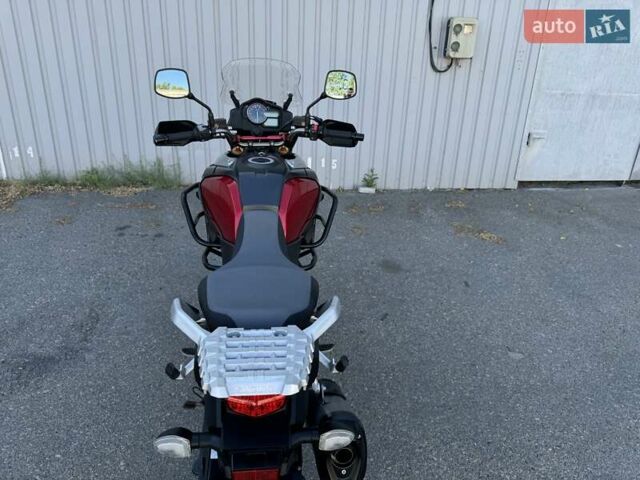 Сузуки V-Strom 1000 2016 в Днепре (Днепропетровске) на Automoto.ua Красный Сузуки V-Strom 1000, объемом двигателя 0 л и пробегом 14 тыс. км за 9300 $, фото 5 на Automoto.ua