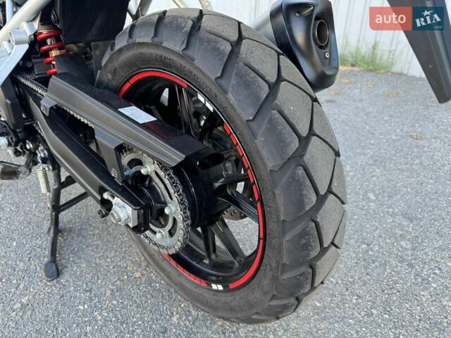 Сузуки V-Strom 1000 2016 в Днепре (Днепропетровске) на Automoto.ua Красный Сузуки V-Strom 1000, объемом двигателя 0 л и пробегом 14 тыс. км за 9300 $, фото 12 на Automoto.ua