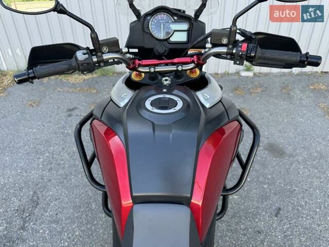 Сузуки V-Strom 1000 2016 в Днепре (Днепропетровске) на Automoto.ua Красный Сузуки V-Strom 1000, объемом двигателя 0 л и пробегом 14 тыс. км за 9300 $, фото 6 на Automoto.ua