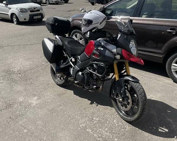 Красный Сузуки V-Strom 1000, объемом двигателя 1.04 л и пробегом 24 тыс. км за 8900 $, фото 1 на Automoto.ua