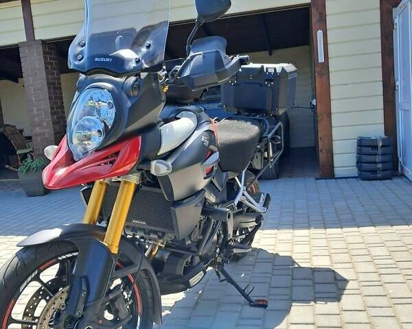 Красный Сузуки V-Strom 1000, объемом двигателя 1 л и пробегом 40 тыс. км за 9500 $, фото 5 на Automoto.ua