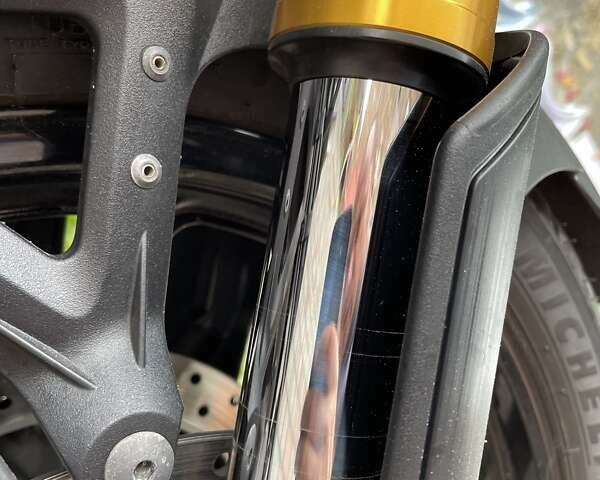 Красный Сузуки V-Strom 1000, объемом двигателя 1.04 л и пробегом 24 тыс. км за 8900 $, фото 4 на Automoto.ua