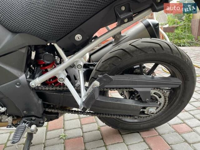 Красный Сузуки V-Strom 1000, объемом двигателя 1.04 л и пробегом 24 тыс. км за 8900 $, фото 6 на Automoto.ua