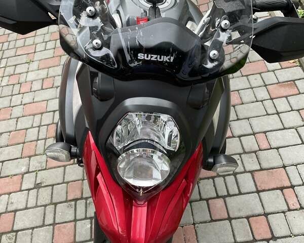 Красный Сузуки V-Strom 1000, объемом двигателя 1.04 л и пробегом 24 тыс. км за 8900 $, фото 8 на Automoto.ua