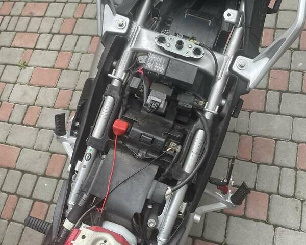 Красный Сузуки V-Strom 1000, объемом двигателя 1.04 л и пробегом 24 тыс. км за 8900 $, фото 12 на Automoto.ua