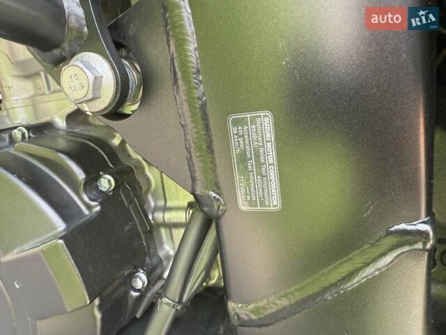 Желтый Сузуки V-Strom 1000, объемом двигателя 1.04 л и пробегом 16 тыс. км за 10000 $, фото 11 на Automoto.ua