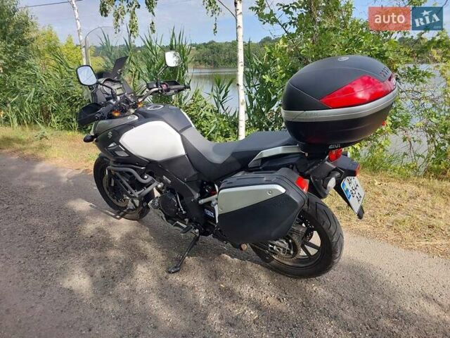 Серый Сузуки V-Strom 1000, объемом двигателя 0 л и пробегом 55 тыс. км за 9000 $, фото 4 на Automoto.ua