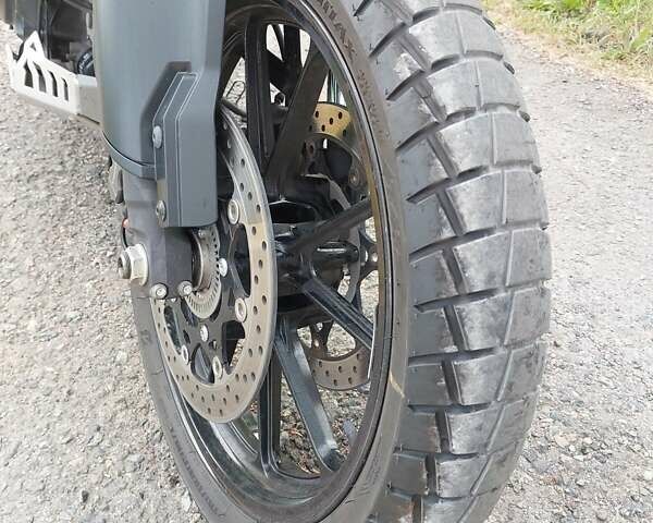 Серый Сузуки V-Strom 1000, объемом двигателя 0 л и пробегом 55 тыс. км за 9000 $, фото 5 на Automoto.ua