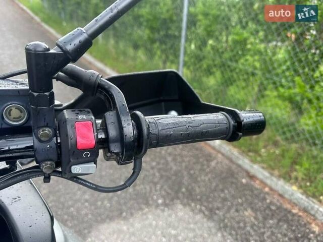 Серый Сузуки V-Strom 1000, объемом двигателя 1 л и пробегом 60 тыс. км за 5200 $, фото 6 на Automoto.ua