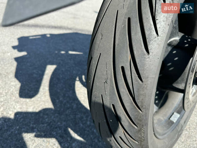 Синий Сузуки V-Strom 1000, объемом двигателя 1 л и пробегом 50 тыс. км за 5999 $, фото 17 на Automoto.ua