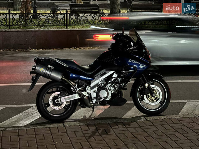 Синий Сузуки V-Strom 1000, объемом двигателя 1 л и пробегом 50 тыс. км за 5999 $, фото 1 на Automoto.ua