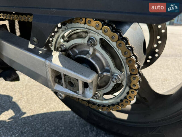 Синий Сузуки V-Strom 1000, объемом двигателя 1 л и пробегом 50 тыс. км за 5999 $, фото 8 на Automoto.ua