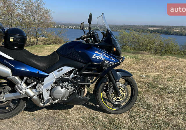 Синий Сузуки V-Strom 1000, объемом двигателя 1 л и пробегом 48 тыс. км за 4900 $, фото 7 на Automoto.ua