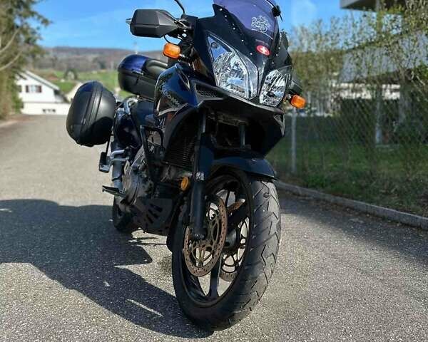Синий Сузуки V-Strom 1000, объемом двигателя 1 л и пробегом 63 тыс. км за 5000 $, фото 5 на Automoto.ua