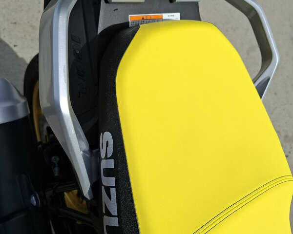 Жовтий Сузукі V-Strom 1050 DE, об'ємом двигуна 0 л та пробігом 30 тис. км за 11990 $, фото 18 на Automoto.ua