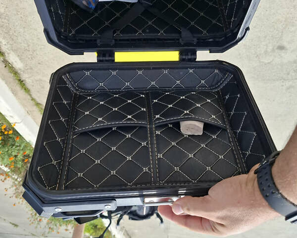 Жовтий Сузукі V-Strom 1050 DE, об'ємом двигуна 0 л та пробігом 30 тис. км за 11990 $, фото 17 на Automoto.ua