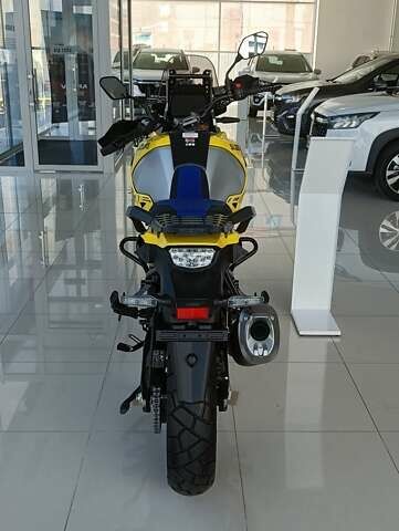 Желтый Сузуки V-Strom 1050 DE, объемом двигателя 1 л и пробегом 1 тыс. км за 15324 $, фото 3 на Automoto.ua