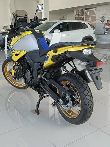 Желтый Сузуки V-Strom 1050 DE, объемом двигателя 1 л и пробегом 1 тыс. км за 15324 $, фото 2 на Automoto.ua