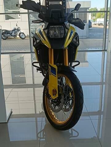 Желтый Сузуки V-Strom 1050 DE, объемом двигателя 1 л и пробегом 1 тыс. км за 15324 $, фото 1 на Automoto.ua