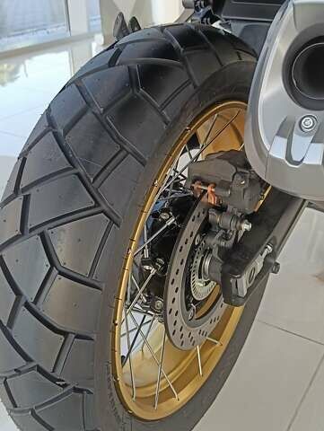 Желтый Сузуки V-Strom 1050 DE, объемом двигателя 1 л и пробегом 1 тыс. км за 15324 $, фото 6 на Automoto.ua