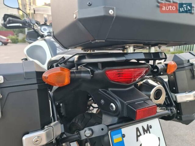 Білий Сузукі V-Strom 650, об'ємом двигуна 0.65 л та пробігом 31 тис. км за 6950 $, фото 6 на Automoto.ua
