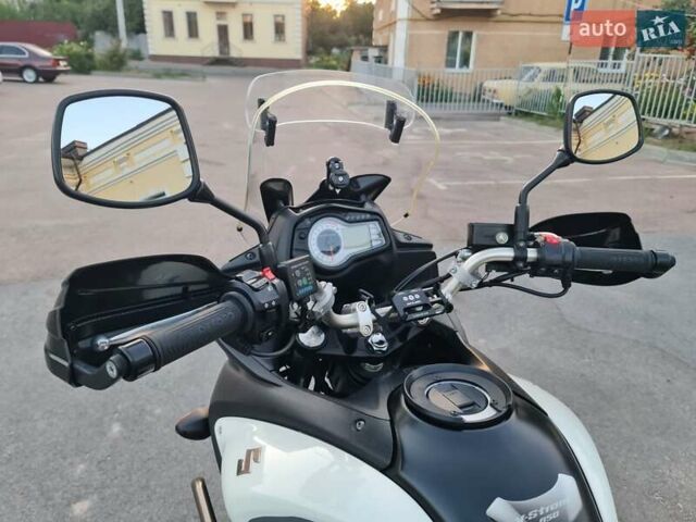 Білий Сузукі V-Strom 650, об'ємом двигуна 0.65 л та пробігом 31 тис. км за 6950 $, фото 10 на Automoto.ua