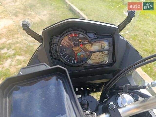 Белый Сузуки V-Strom 650, объемом двигателя 0.65 л и пробегом 5 тыс. км за 9000 $, фото 4 на Automoto.ua