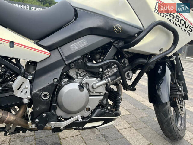 Белый Сузуки V-Strom 650, объемом двигателя 0.65 л и пробегом 81 тыс. км за 4500 $, фото 5 на Automoto.ua