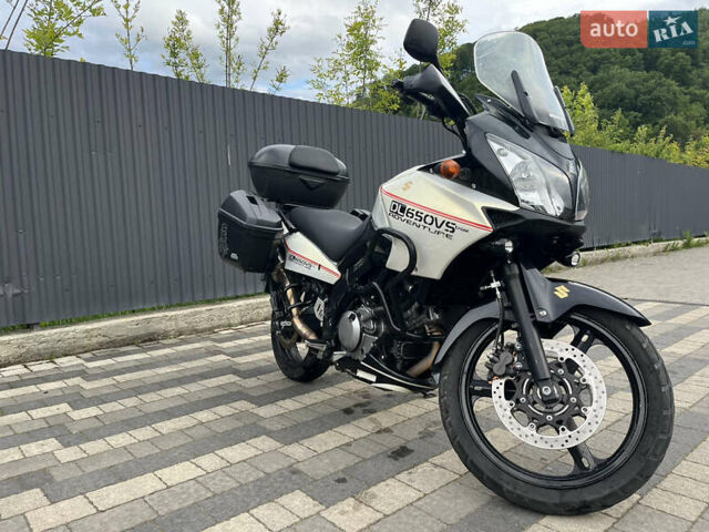 Белый Сузуки V-Strom 650, объемом двигателя 0.65 л и пробегом 81 тыс. км за 4500 $, фото 2 на Automoto.ua