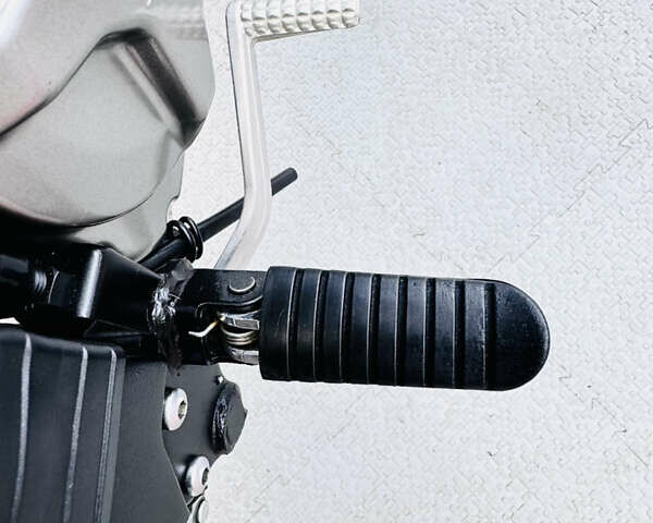 Білий Сузукі V-Strom 650, об'ємом двигуна 0.65 л та пробігом 30 тис. км за 8500 $, фото 15 на Automoto.ua